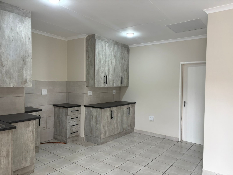 To Let 2 Bedroom Property for Rent in Wilkoppies North West